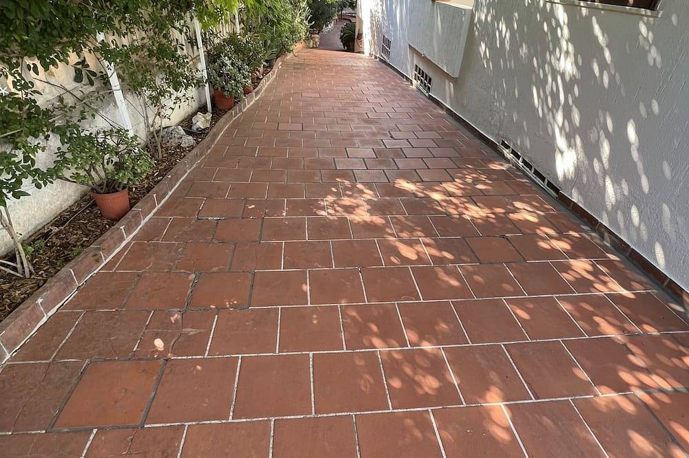 Greek/Mediterranean style villa of 200 sqm, with elegant interiors, family friendly in Rosa Marina, Ostuni