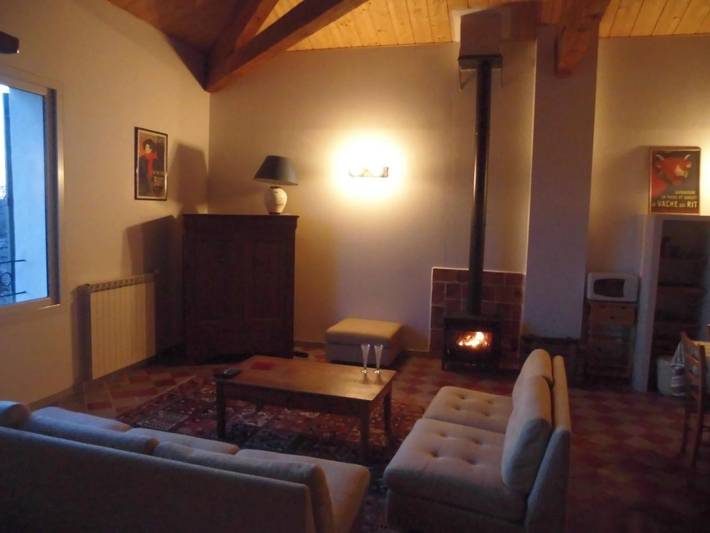 Location de vacances pour 3 personnes, avec jardin ainsi que vue et piscine à Aups - 4