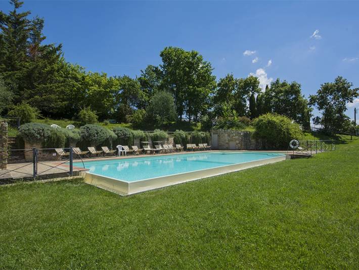 Appartamento per 5 persone, con giardino e idromassaggio, adatto a famiglie con bambini a Bagno a Ripoli