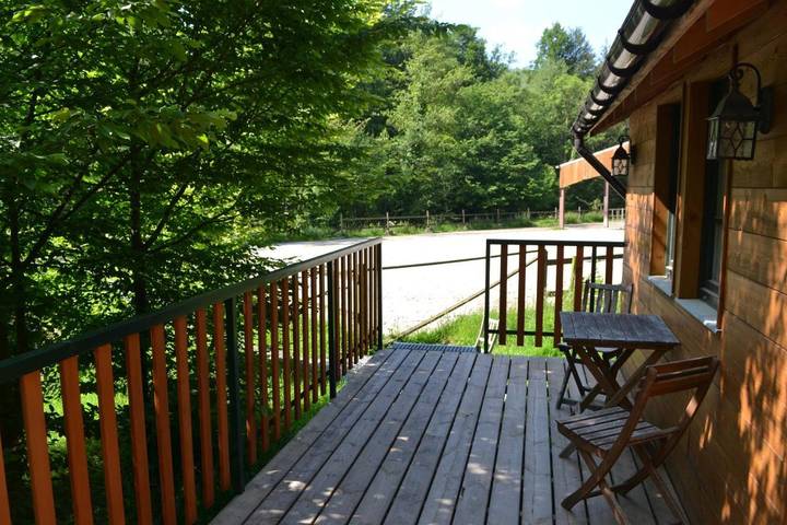 Gîte pour 4 personnes, avec terrasse et vue sur le lac ainsi que jardin et vue à Aywaille - 4