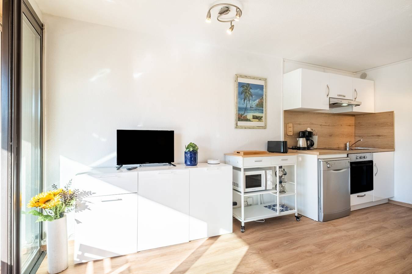 Ganze Wohnung, Appartement „Mon Repaire“ – hell, klimatisiert, nahe am Meer in Fréjus Plage, Frejus