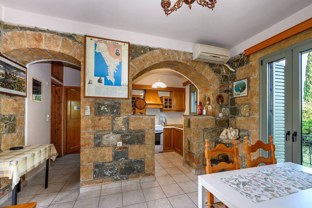 Ganze Wohnung, Mary's stone house\n\n  5 min From Kardamili ,, in Kardamyli, Messenien