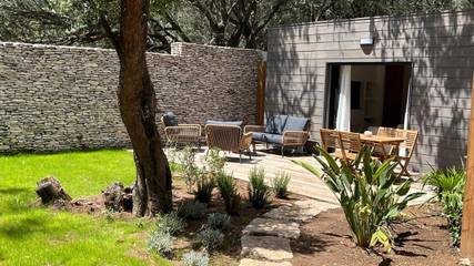 Gîte pour 2 personnes, avec terrasse ainsi que jardin et vue dans Plage De Maora