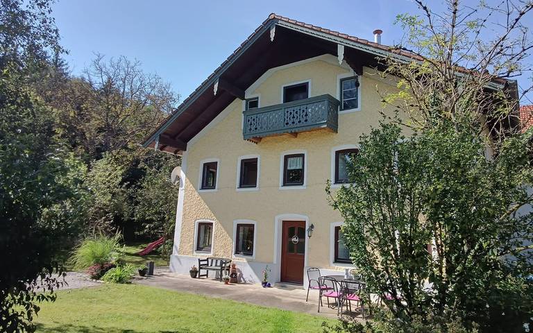 Ferienwohnung für 6 Personen, mit Terrasse und Garten