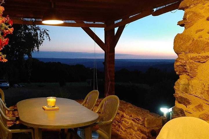 Gîte pour 4 personnes, avec Balcon et Jardin à Cahus