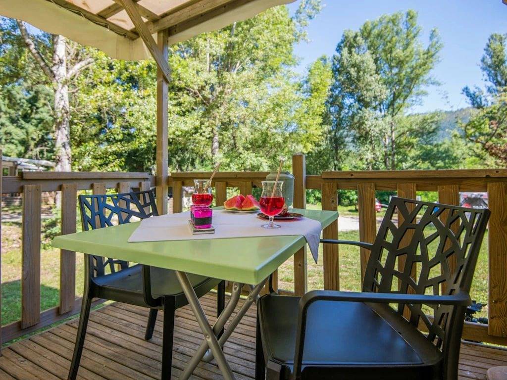 Zecamping 3* piscine chauffée club enfant locatif Tv Bbq 16m2 2 pers in Florac-Trois-Rivières, Cevenas