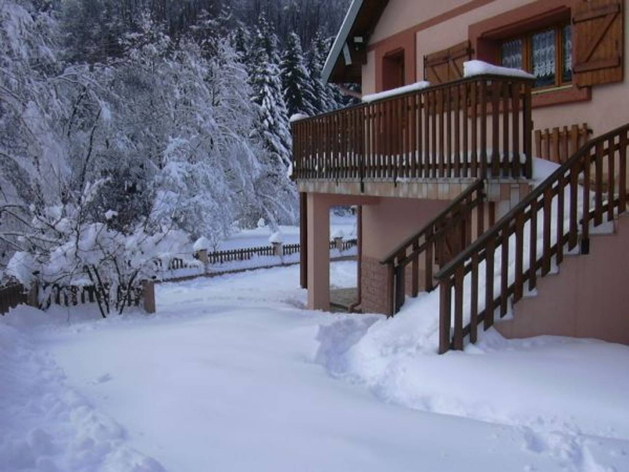 Gîte familial avec piscine, idéal pour randonnées et pêche, proche Gérardmer et crêtes vosgiennes in Vienville, Saint-Dié-des-Vosges
