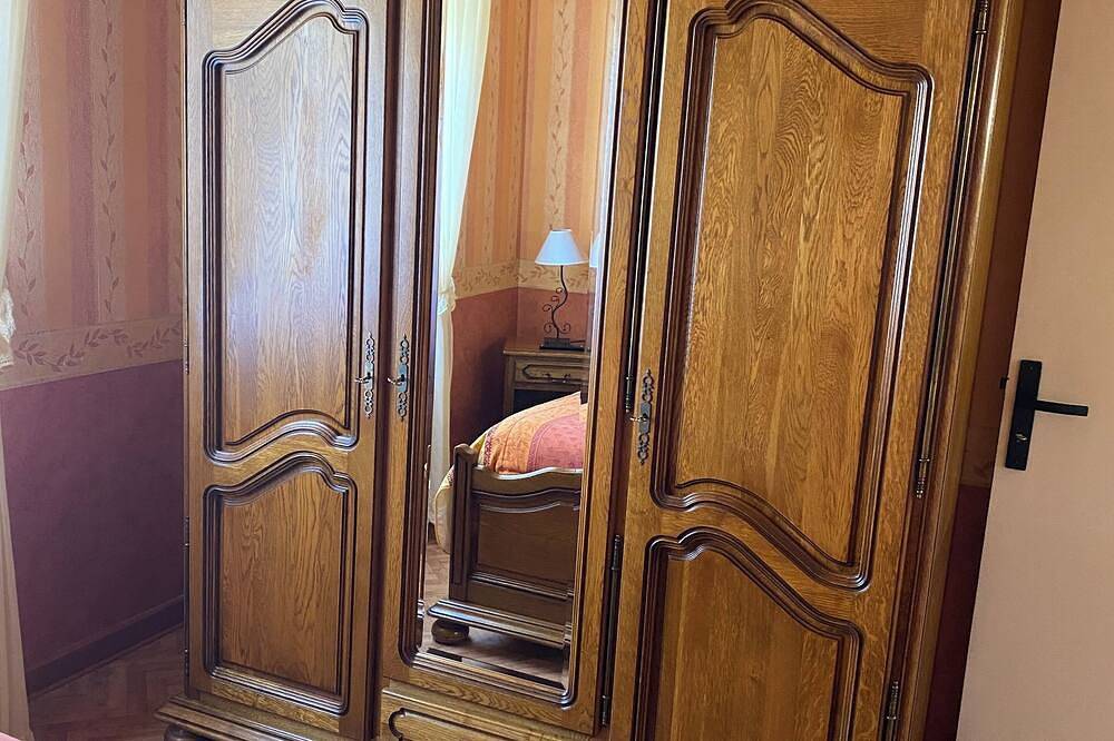 For rent 1st floor apartment in detached house. Unoccupied ground floor. in Langogne, Mende und Umgebung