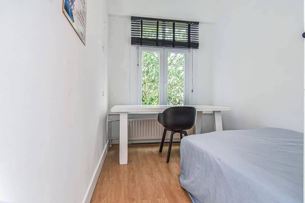 Ganze Wohnung, Penthouse with big terrace 50M close to beach and family neighbourhood. in Scheveningen, Den Haag