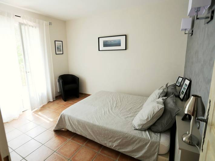 Location de vacances pour 6 personnes, avec jardin ainsi que piscine et terrasse, animaux acceptés à Vagnas - 4