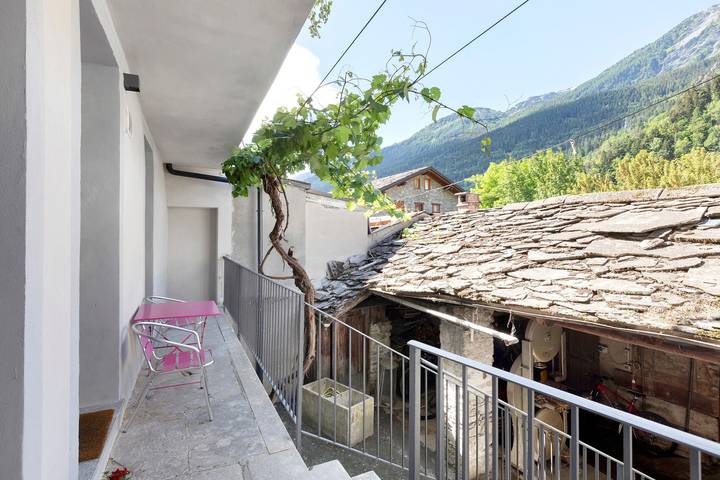 Hel studio-lejlighed, Studio with Private Parking, Shared Garden, and Walk-in Closet in Morgex, Comune di Morgex