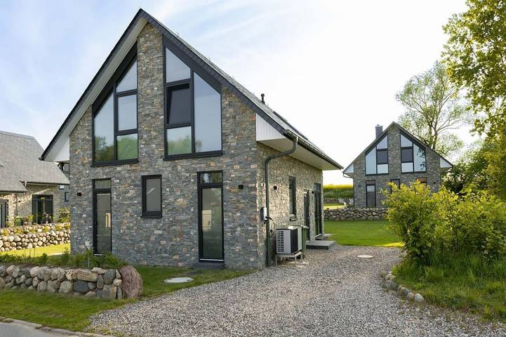 Ferienhaus für 4 Personen, mit Garten und Sauna sowie Terrasse