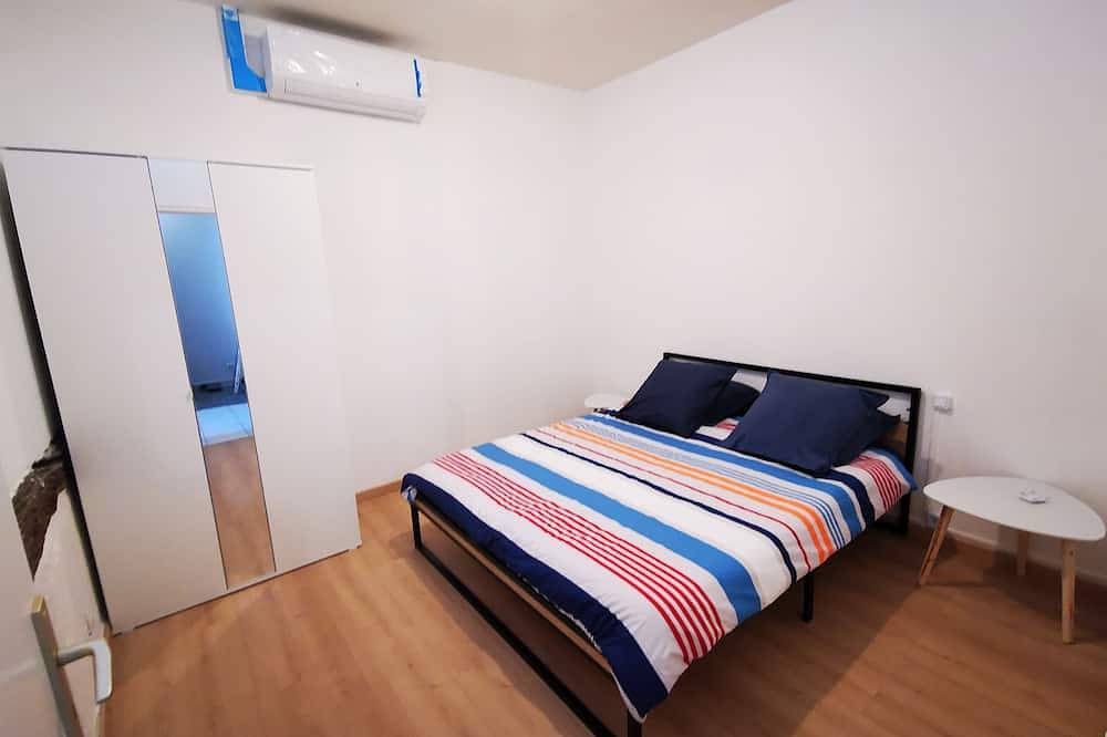 House with swimming pool and air conditioning 10 min from Chambord close to all amenities in Dhuizon, Sologne
