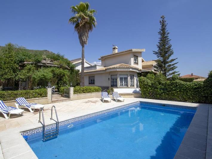 Casa rural para 15 personas, con Terraza además de Jardín y Piscina en El Padul