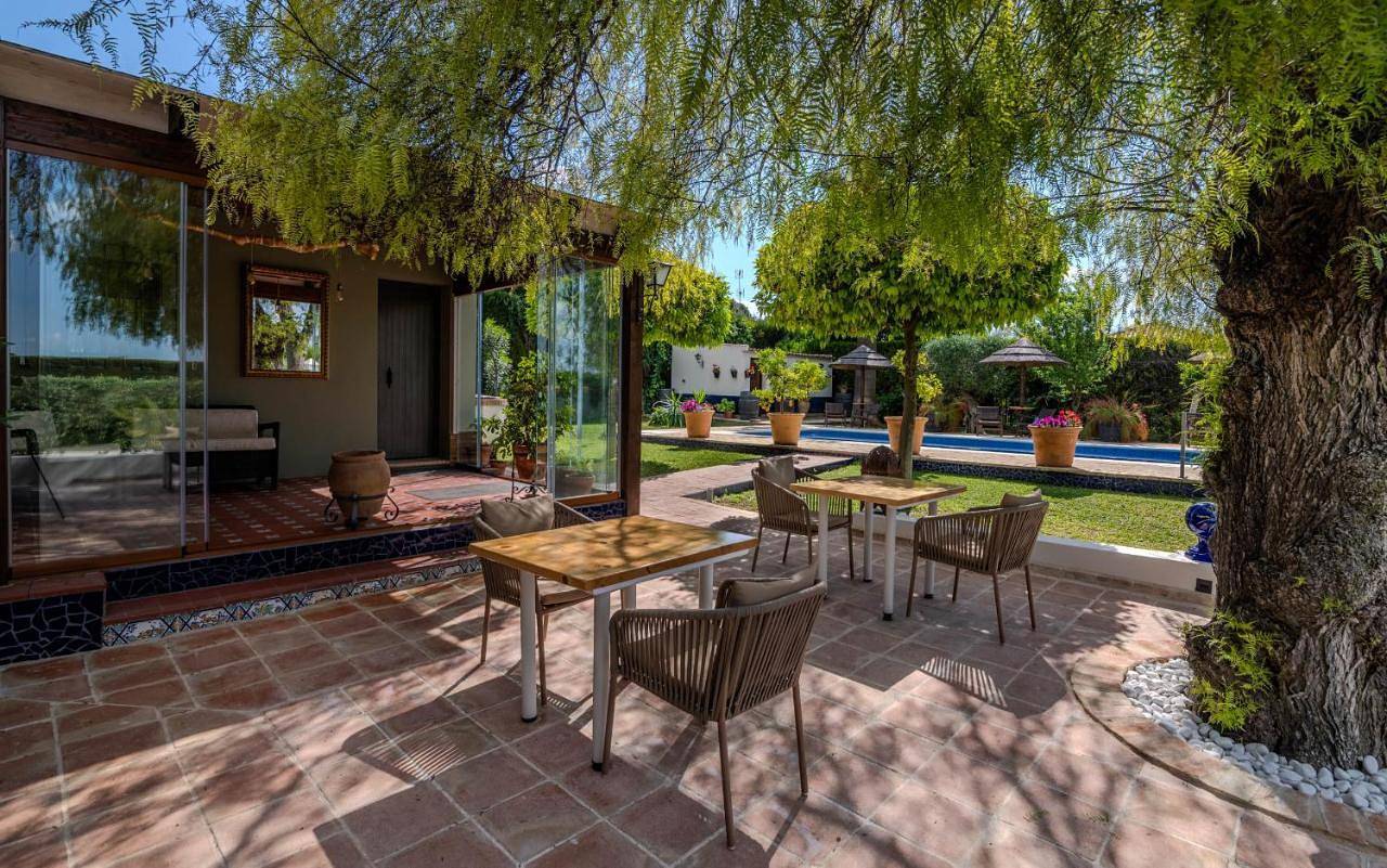 Double Room with Private Bathroom in Espartinas, Provincia de Sevilla