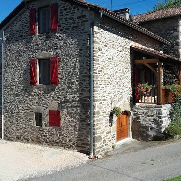 Gîte pour 4 personnes, avec terrasse et jardin, animaux acceptés dans le Lot