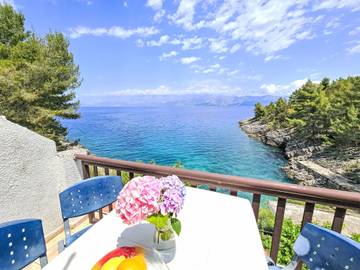 Ferienwohnung für 4 Personen, mit Balkon und Garten auf Hvar