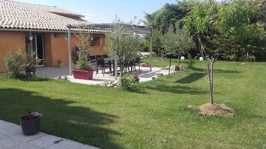 Chambre d’hôte pour 2 personnes, avec jacuzzi ainsi que piscine et jardin dans la Drôme - 3