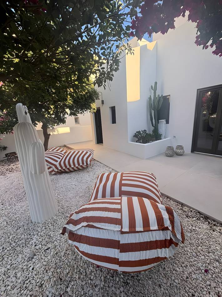 Casa 'Bluewaves Sunstone Terrace House' con jardín privado, balcón y Wi-Fi in Antiparos