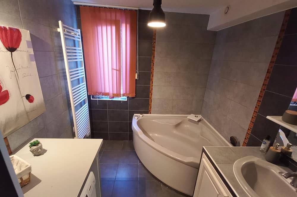 Apartamento entero, Appartement T3, Jardin, Parking in Chaponost, Ródano