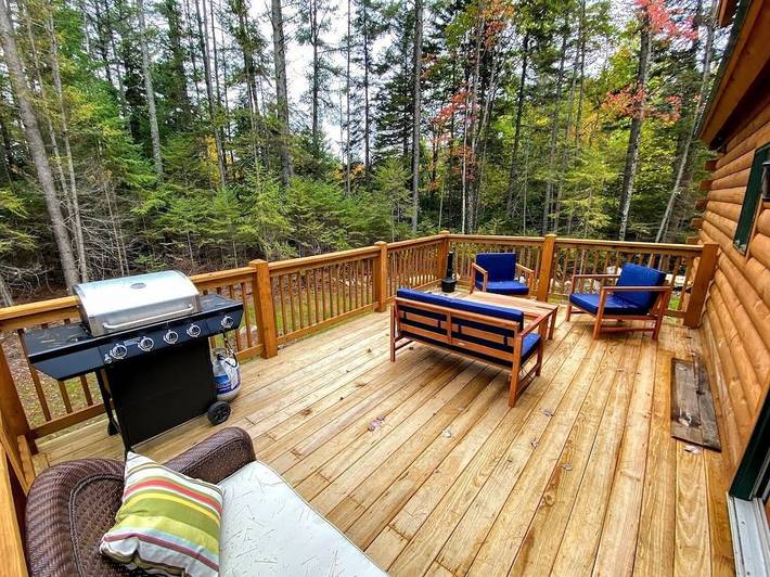 Glamping for 12 people, with hot tub and terrace in New Hampshire