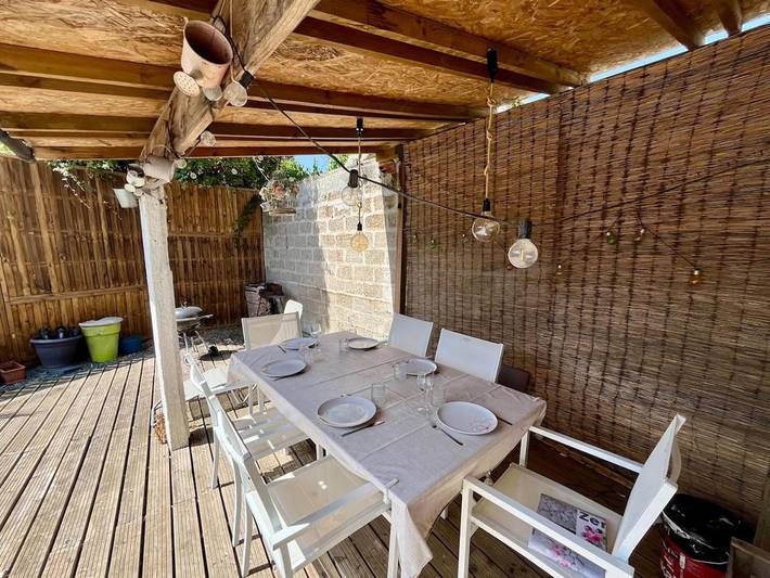 Location de vacances pour 6 personnes, avec terrasse à Le Champ-Saint-Père