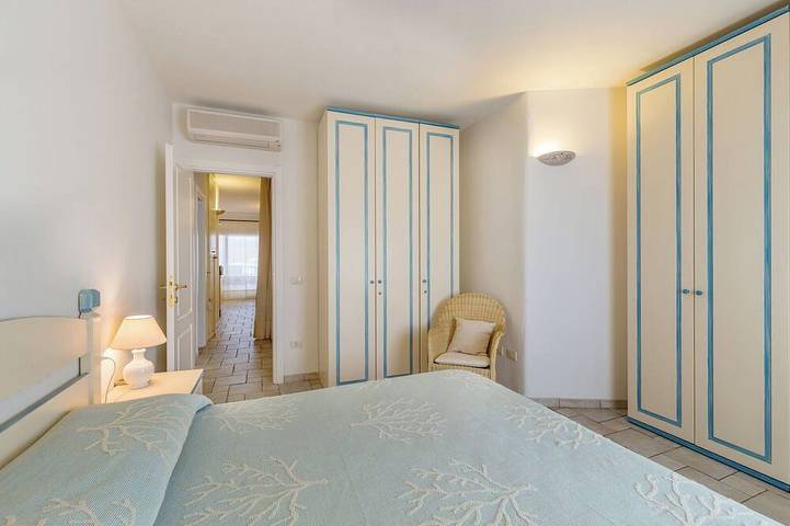 Ganze Wohnung, Terrasse & Meerblick – zu Fuß zum Strand und Dorf in Cannigione, Arzachena