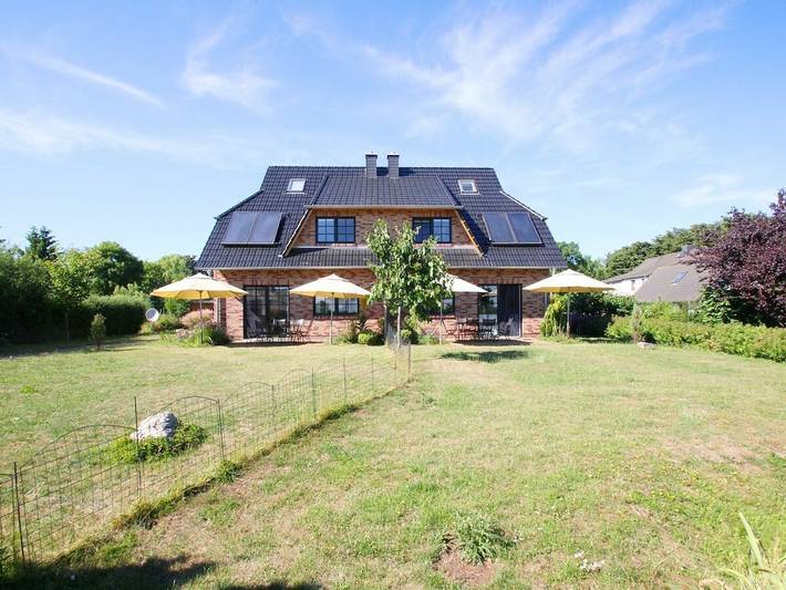 Ferienhaus für 7 Personen, mit Terrasse und Garten in Wiek - 2