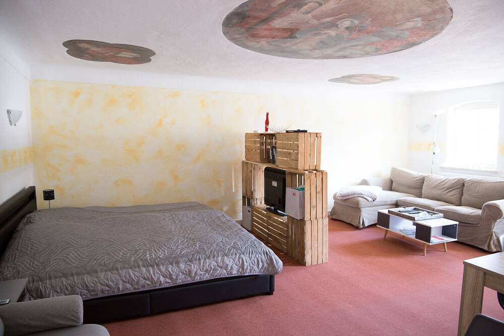 Ganze Wohnung, Außergewöhnlich übernachten in Schirgiswalde in Schirgiswalde, Schirgiswalde-Kirschau