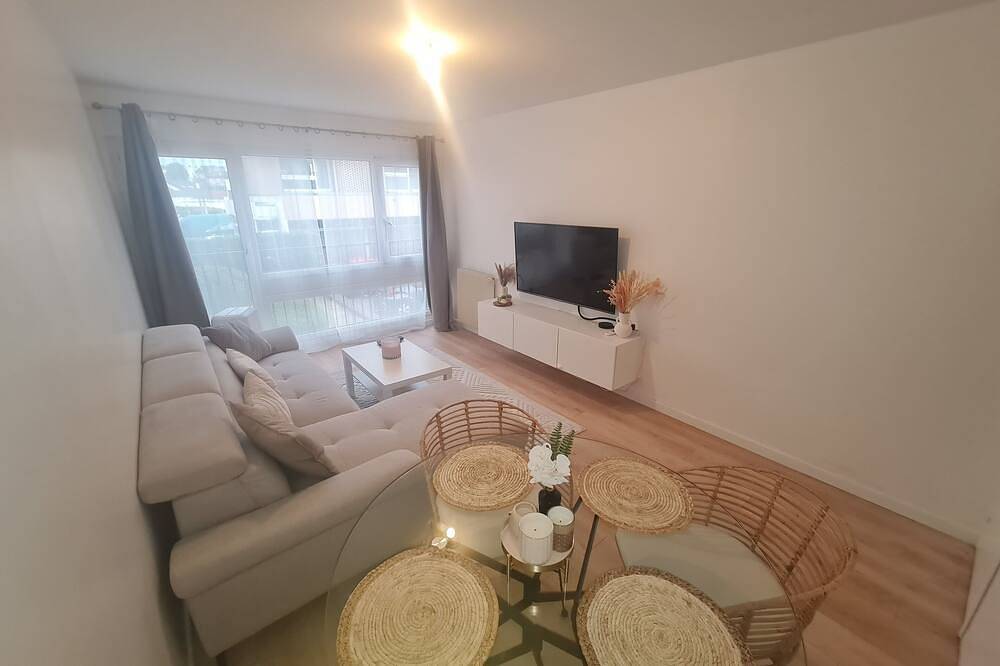 Entire apartment, Beautiful, cocooning apartment. Near Paris / C.D.G in Livry-Gargan, Seine-Saint-Denis