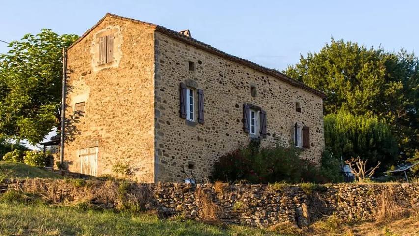 Location de vacances pour 9 personnes, avec Terrasse ainsi que Jardin et Piscine à Sauveterre-la-Lémance - 3