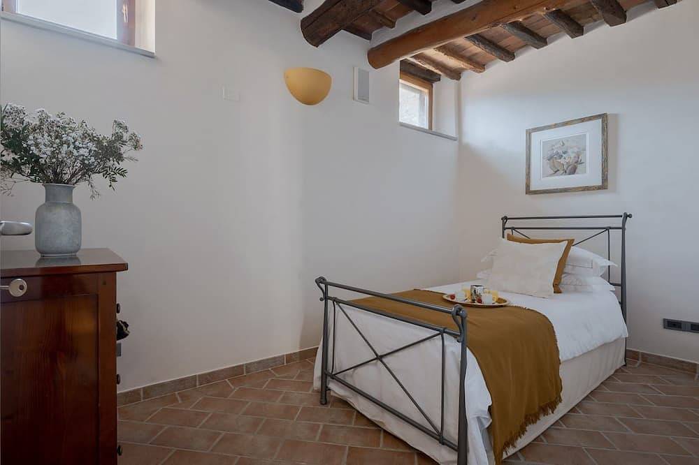 Cresta del Chianti, Castelnuovo Berardenga, Siena and Chianti in Castelnuovo Berardenga (Comune), Chianti