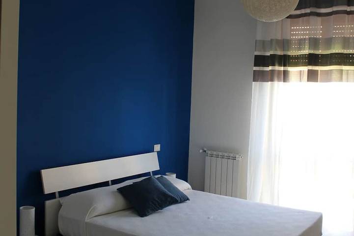 Ganze Wohnung, Helle, geräumige und komfortable Wohnung in der 4. und obersten Etage im Poetto-Viertel in Cagliari, Campidano