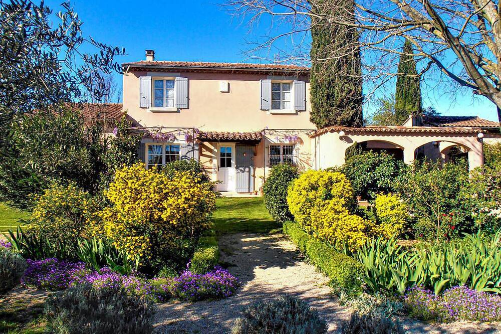 Cozy home in Saint Quentin la poter with Wifi in Saint-Quentin-la-Poterie, Region de Nimes