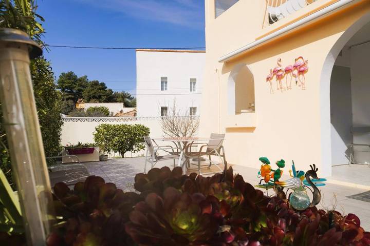 Gîte pour 4 personnes, avec jardin dans Cabanes de Fitou