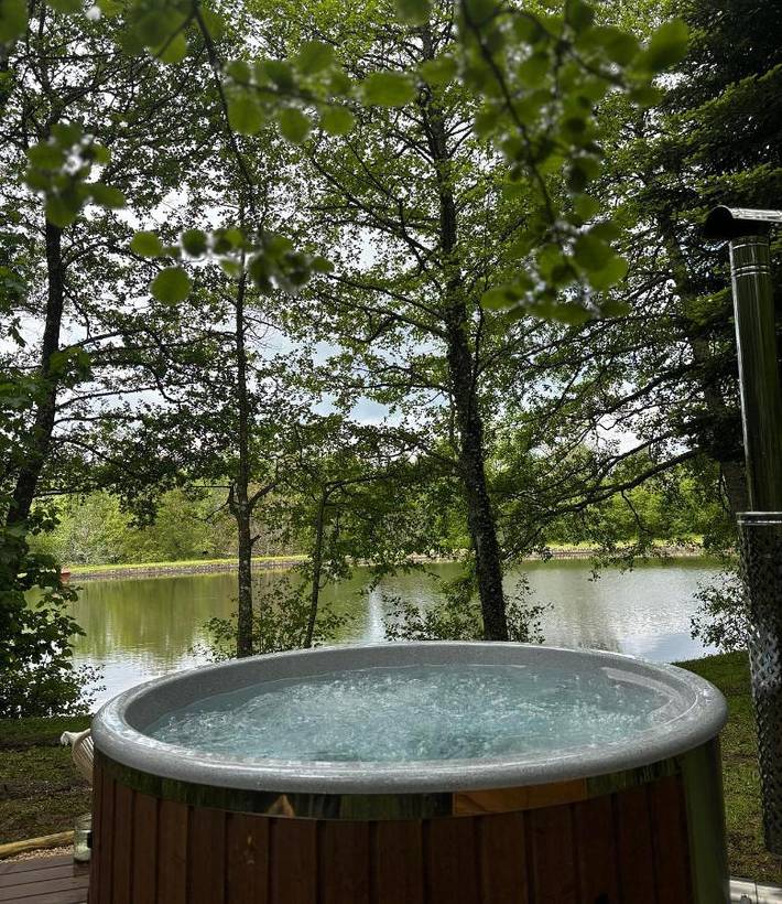 Maison de campagne pour 6 personnes, avec vue sur le lac ainsi que vue et terrasse, animaux acceptés à Manzat - 4