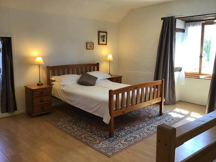 Location de vacances pour 5 personnes, avec piscine et jardin, animaux acceptés à Exideuil - 4