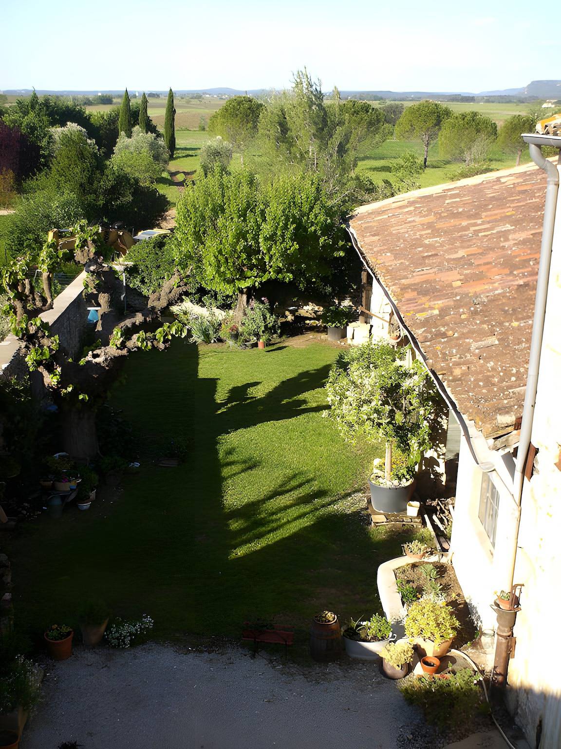 Chambre d'hôtes 'Printemps' avec terrasse partagée, jardin privé et Wi-Fi in Salinelles, Côte méditerranéenne (France)
