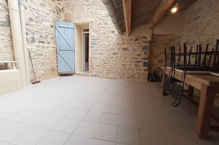 Appartement entier, Le Quai du Gardon •Terrasse Intérieure Privée • Centre Ville • 6 personnes in Alès, Parc national des Cévennes