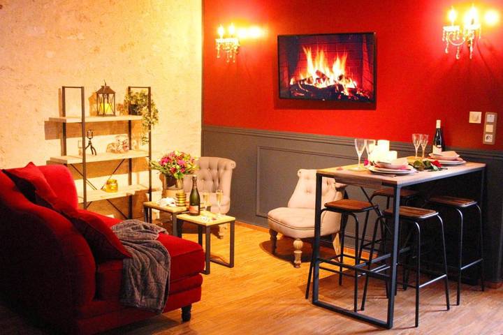Location de vacances pour 2 personnes, avec Jacuzzi ainsi que Terrasse et Vue à Manthelan - 2