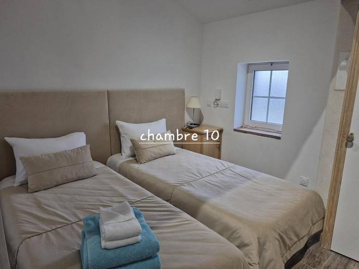 Hôtel pour 3 personnes, avec Terrasse à Aiguillon - 3