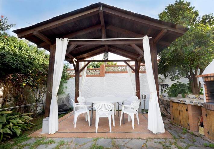 Casa rural para 6 personas, con jardín además de piscina y vistas en Churriana - 2