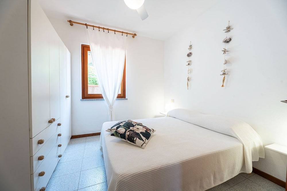 Appartamento intero, Trilocale Giglio piano terra in Spiaggia Fetovaia, Campo nell'Elba