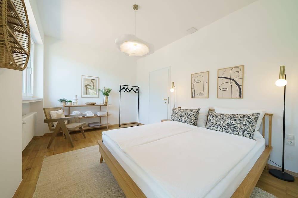 Spacious mid-century style villa with views over Bressanone and private hot tub in Bressanone, Dolomiti Superski