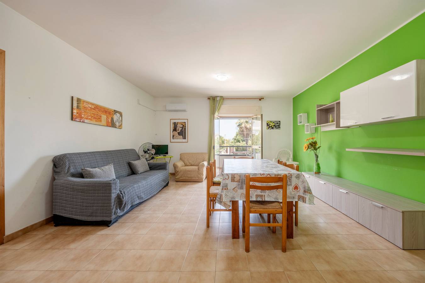 Entire apartment, Apartment 'Le Magnolie 7 -1° Piano' with Sea View, Wi-Fi and Air Conditioning in Balestrate, Palermo Province