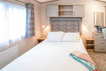 Glamping for 6 People in Milford-on-Sea, New Forest, Photo 1