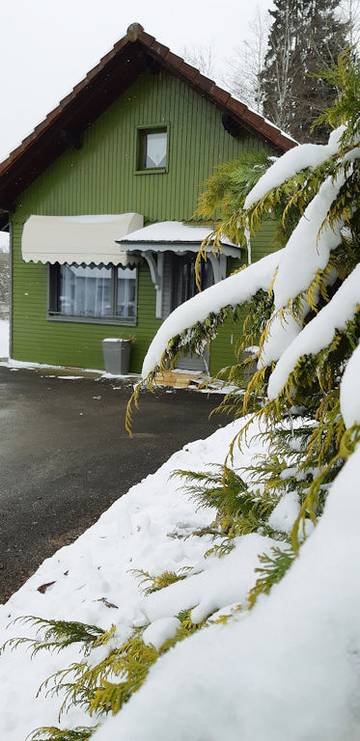 Chalet pour 3 personnes, avec jardin et terrasse, animaux acceptés dans le Doubs
