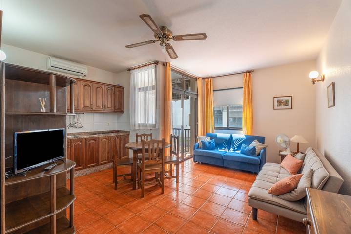Casa La Canela – Terrace, Pool & Coastal Charm in Playa de Santiago in La Trinchera, Alajeró (municipality)