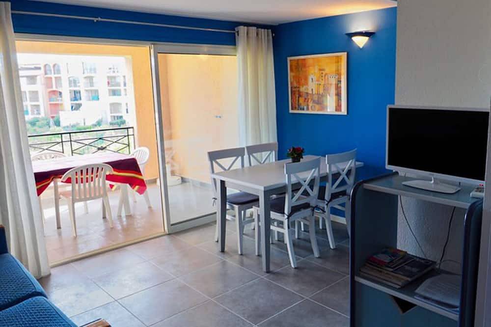 Entire apartment, Apartment 50 m from the beach. in Port Cogolin, Gassin