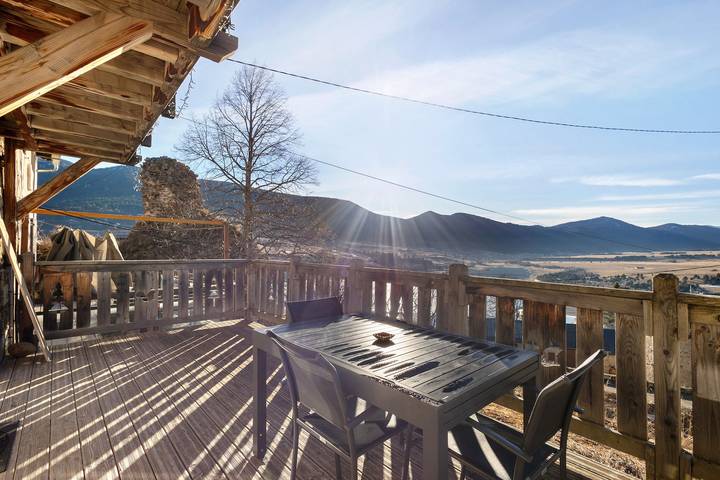 Casa de pueblo en Puyvalador: encanto de montaña y vistas impresionantes al lago in Puyvalador, Parque Natural Regional de los Pirineos Catalanes